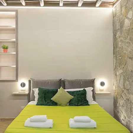 Iron Loft In Colosseo Apartment Rome